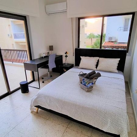 Cozy Beach Apt / 100 MBit+ Netflix / Near Airport Larnaca Zewnętrze zdjęcie