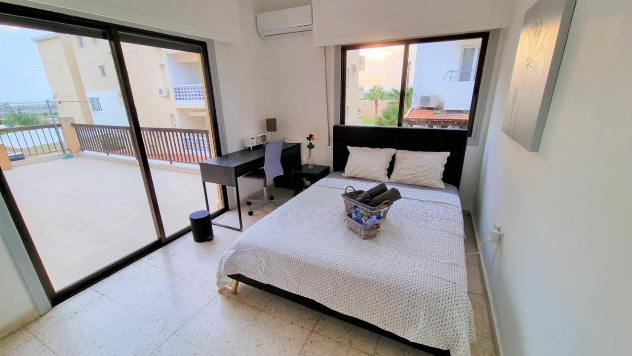 Cozy Beach Apt / 100 MBit+ Netflix / Near Airport Larnaca Zewnętrze zdjęcie