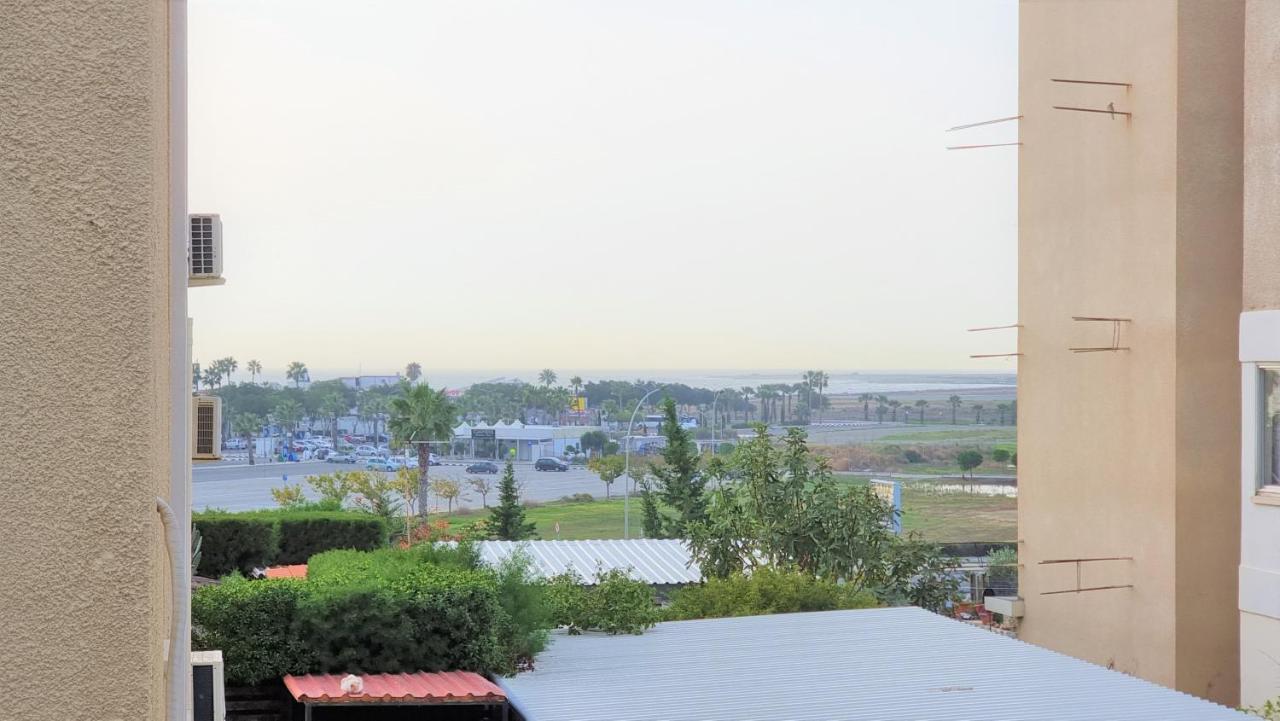 Cozy Beach Apt / 100 MBit+ Netflix / Near Airport Larnaca Zewnętrze zdjęcie