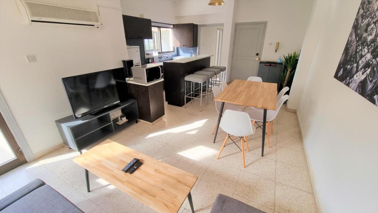 Cozy Beach Apt / 100 MBit+ Netflix / Near Airport Larnaca Zewnętrze zdjęcie
